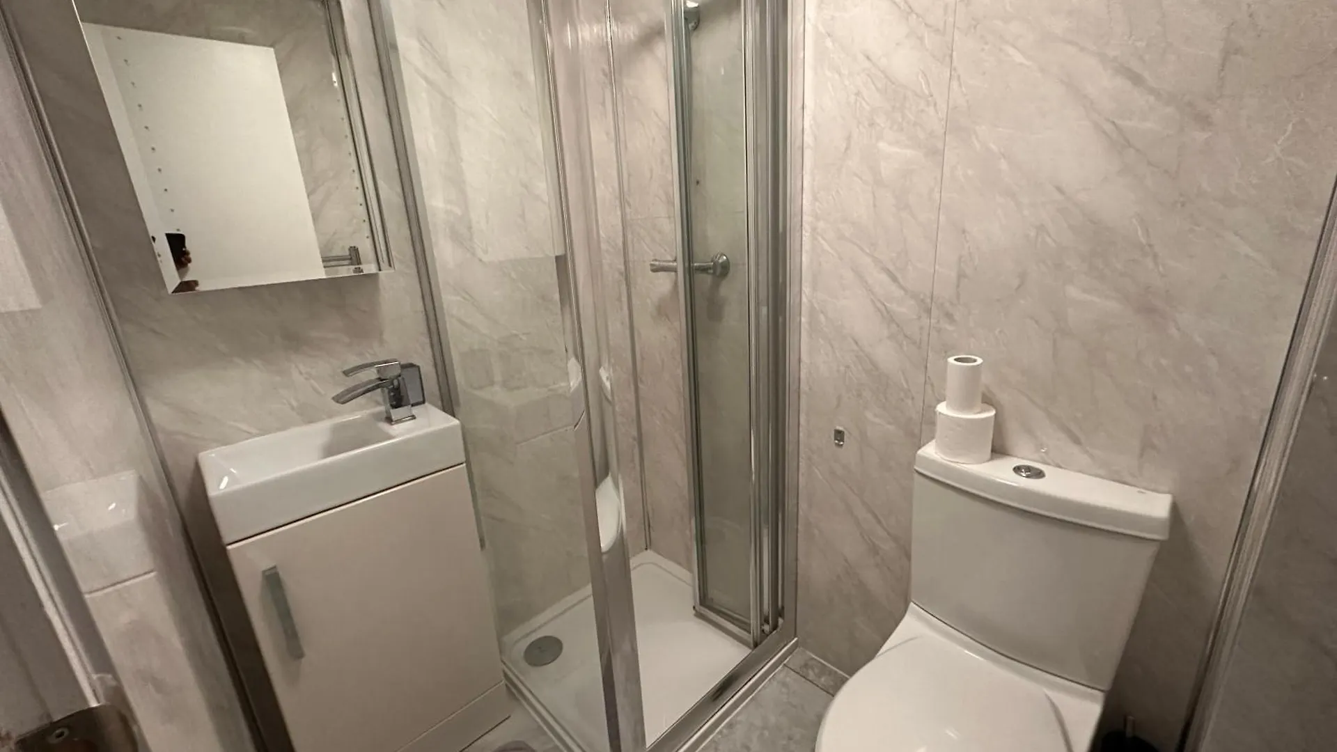 Holiday home 5 Bed 5 Bath / Brick Lane Central London E1