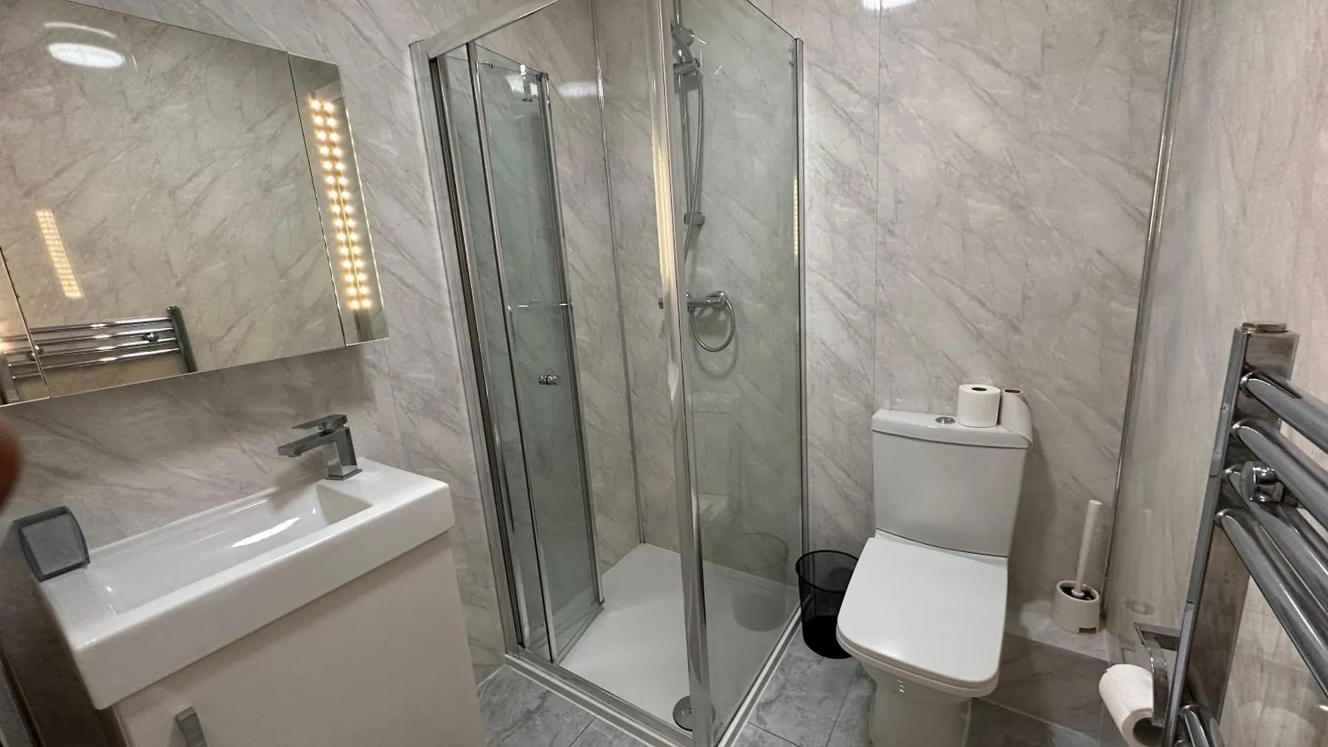 5 Bed 5 Bath / Brick Lane Central London E1 0*,  United Kingdom