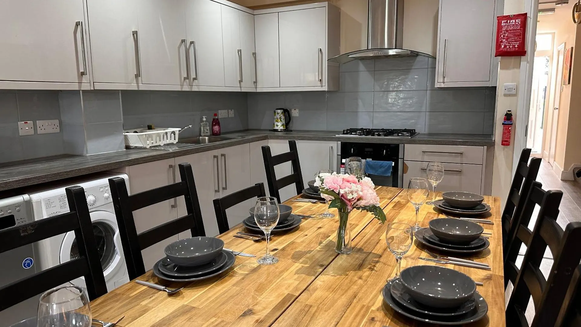 Holiday home 5 Bed 5 Bath / Brick Lane Central London E1