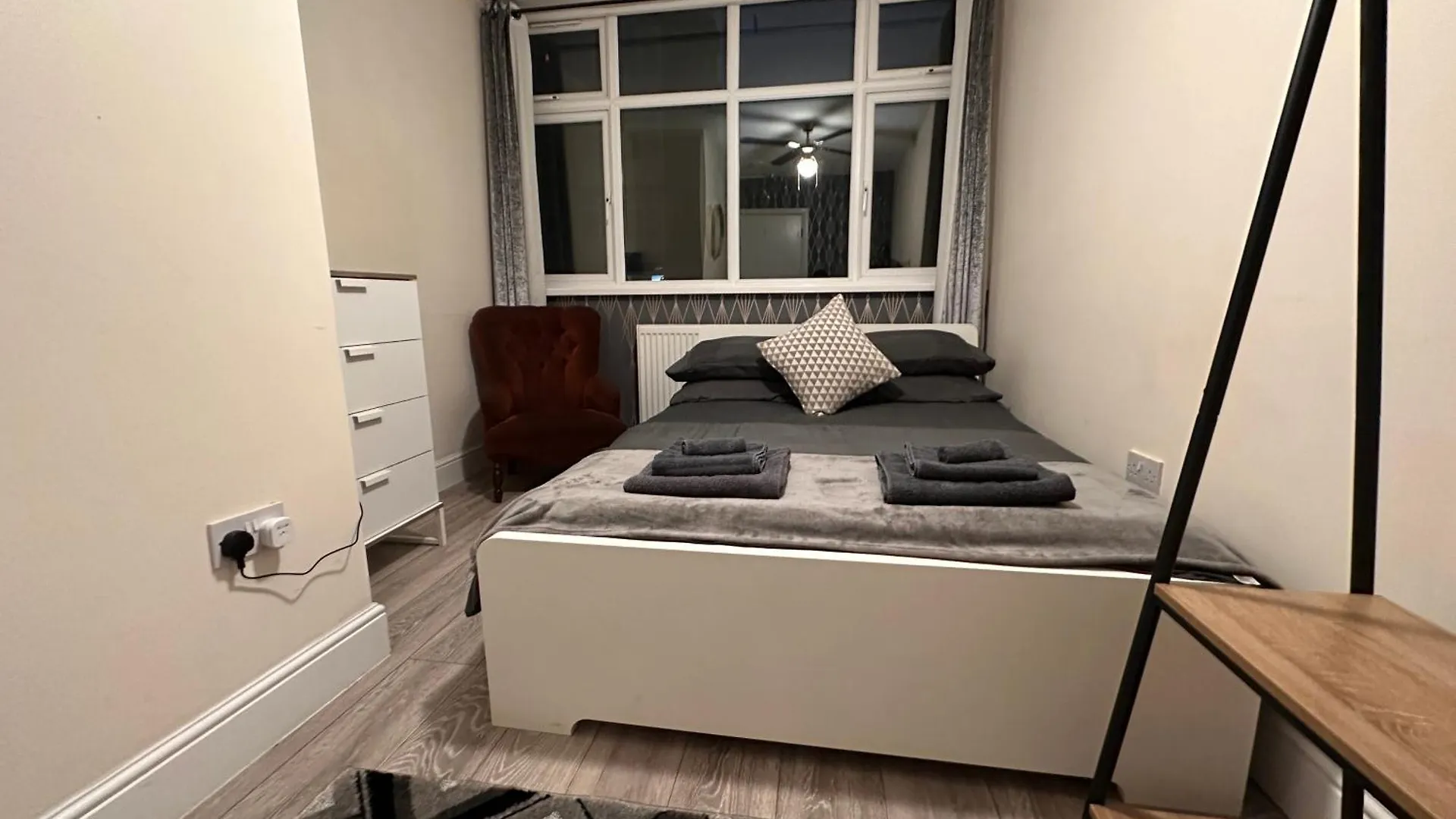 5 Bed 5 Bath / Brick Lane Central London E1 0*,