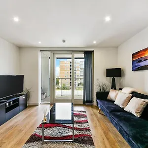 Amazing 2 Bed 2 Bath Flat In Canary Wharf Apartment